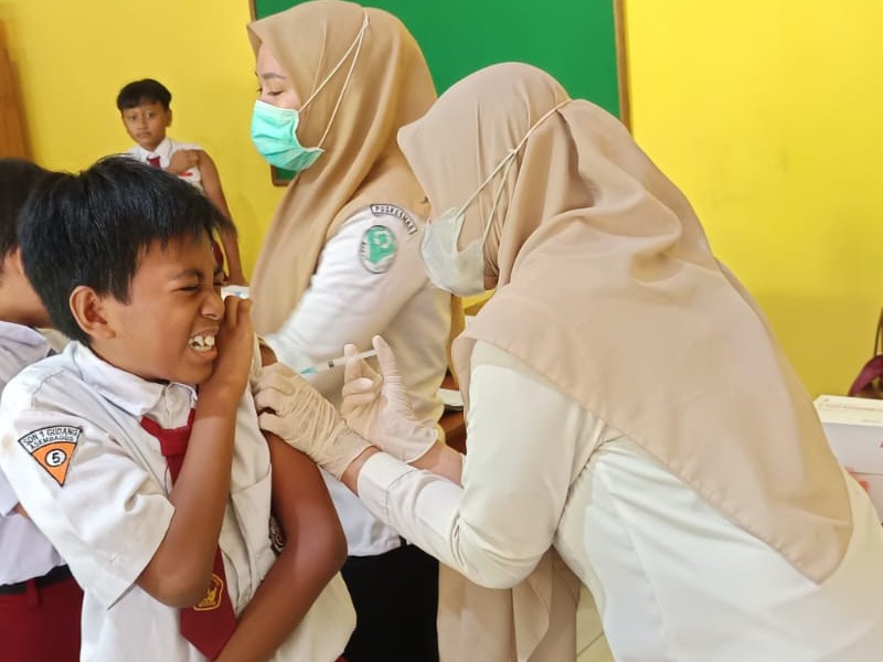 AYO SEHAT DENGAN IMUNISASI